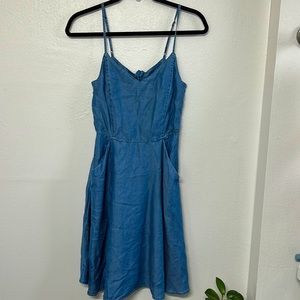 LC Lauren Conrad Women’s Chambray Sleeveless Cut out Pockets Dress